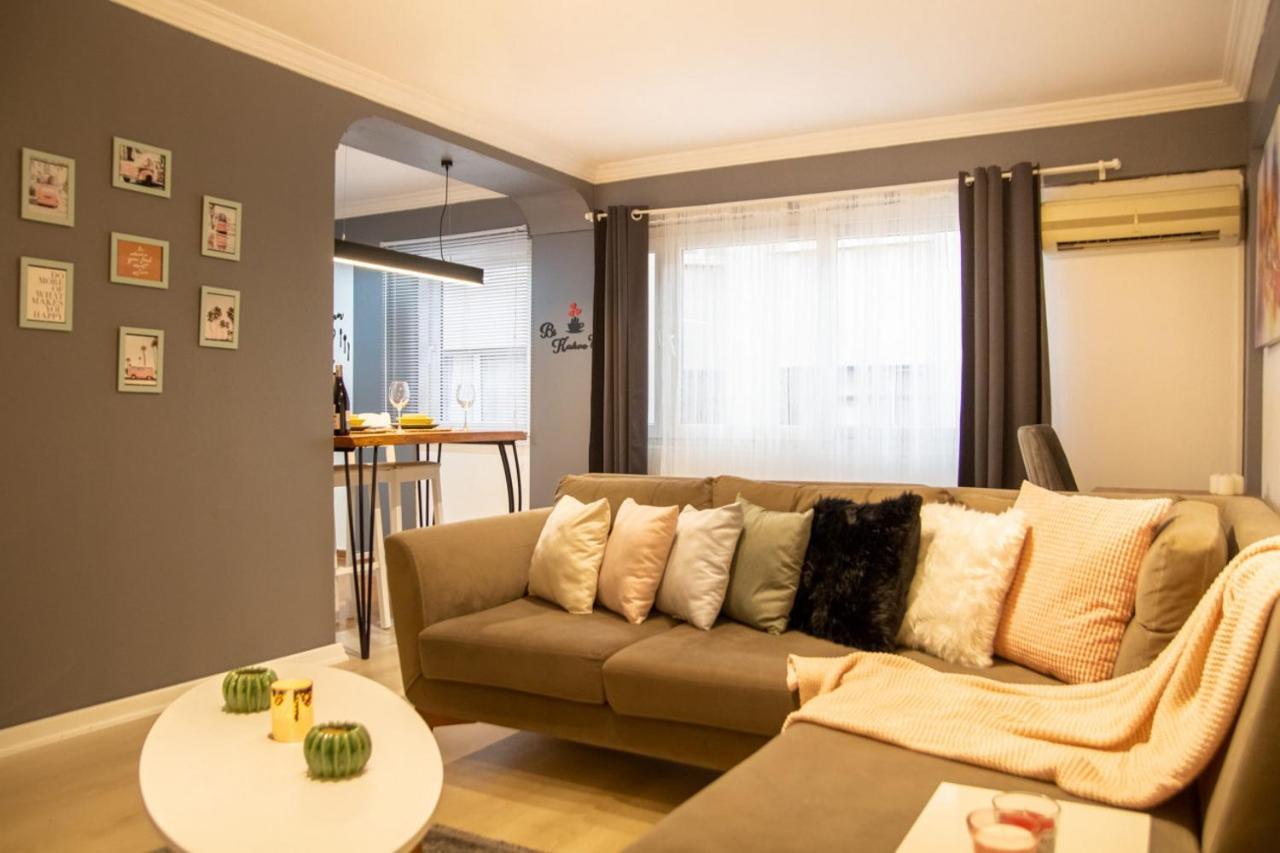 Amazing Flat Near The Coast With A Delightful Shared Terrace Close To Public Transportation In Karsiyaka İzmir Eksteriør bilde